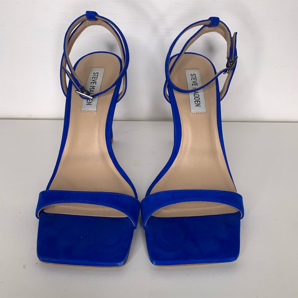 Blue suede Steve Madden skinny heel